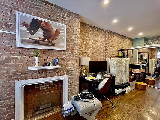 Rented by Douglas Elliman | media 7