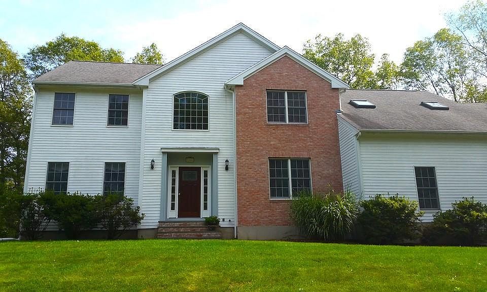 1st image of 144 Oak Hill Dr