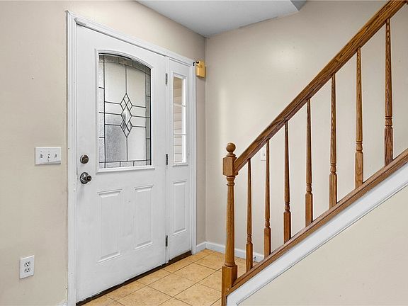 4th image of 12 Cashmere Ct