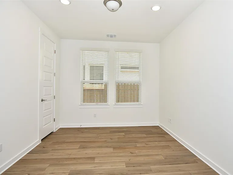 1804 Homestead Farms Dr — Photo 11