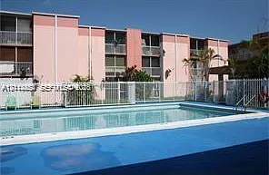 Point South Condo — Photo 3