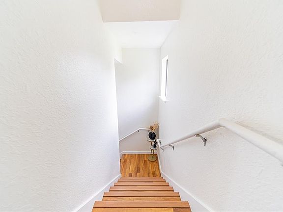 4th image of 6133 Metrowest Blvd Unit 105