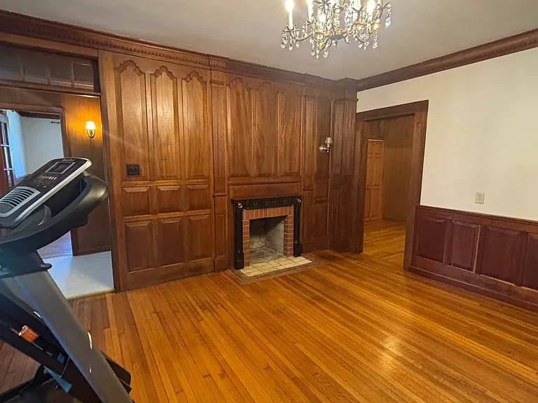 24 Broadway St — Photo 12