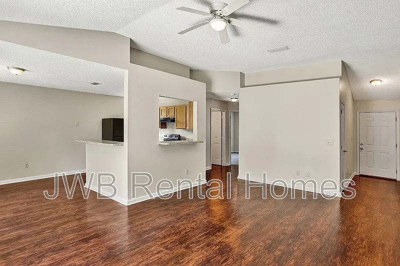 Westside — Photo 3