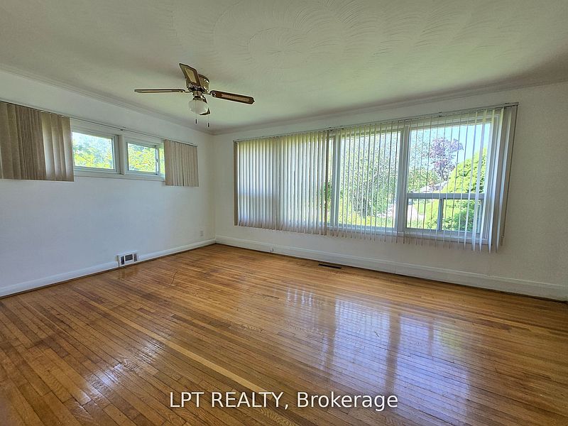 Toronto House for rent - 3 Bedrooms — photo 3