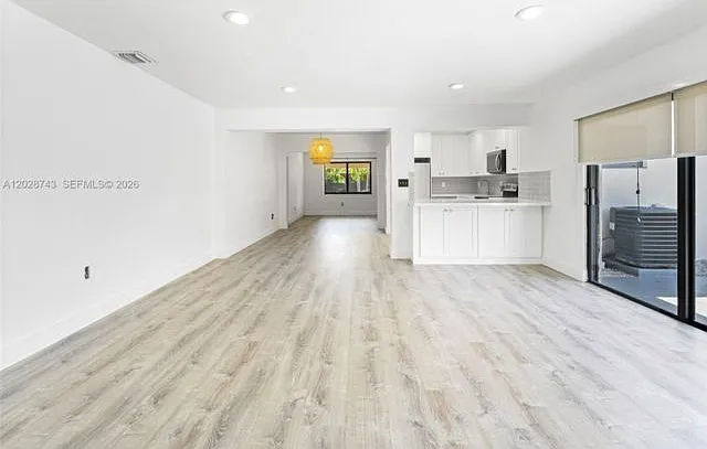 1700 SW 64th Ave — Photo 17