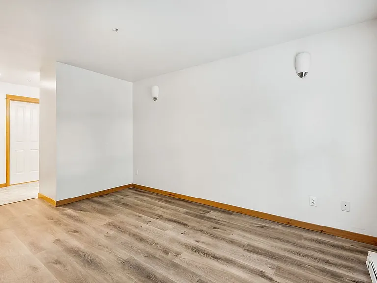 2-Bedroom Apartment for Rent at North Admiral Court - West Seattle — Photo 17