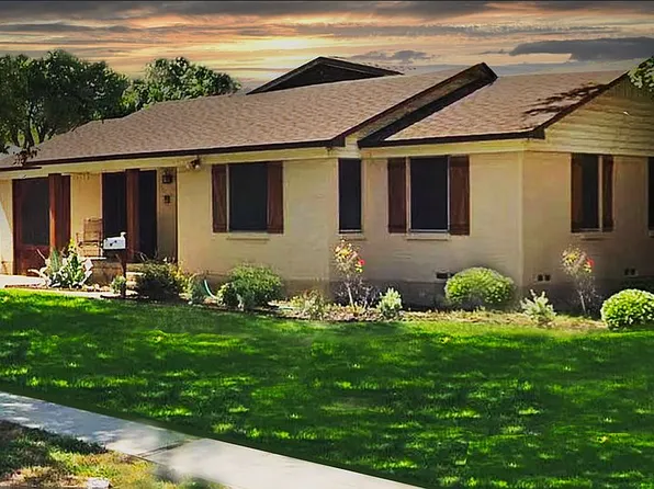 1105 Noble Ave, Carrollton, TX 75006