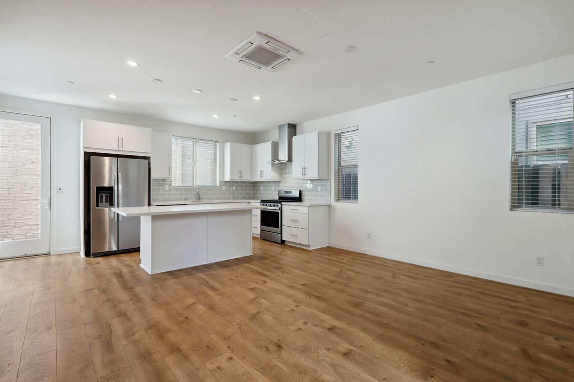 Crate Ave-1005-005.jpg