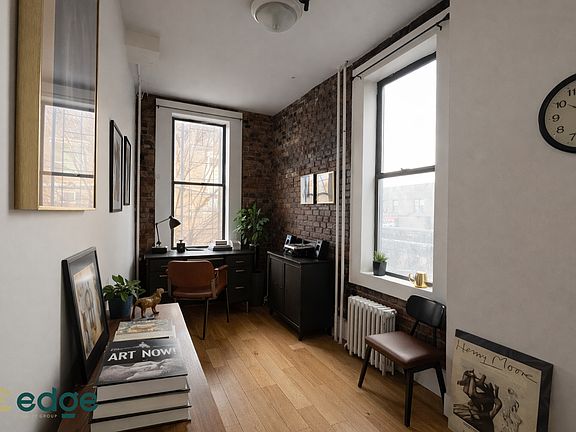 4th image of 136 Kingsland Ave APT 1L
