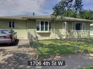 1706 4th St W, Williston, ND 58801