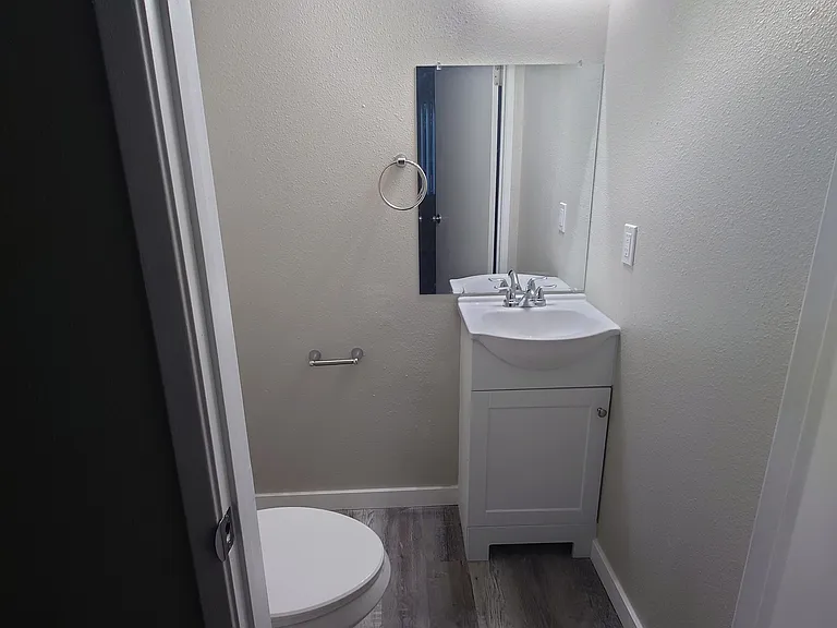 735 E Palmer Ave #207 — Photo 8