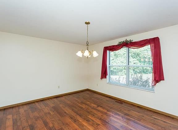 5th image of 619 Sedan Park Ct