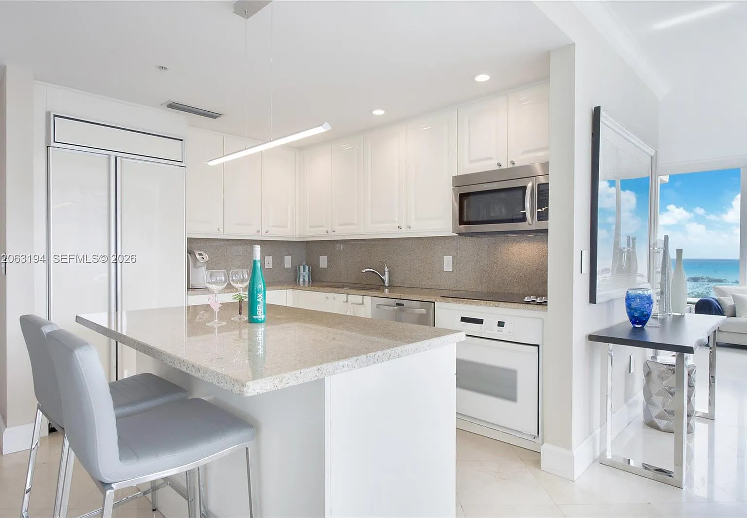 The Tower Residences Cond — Photo 4