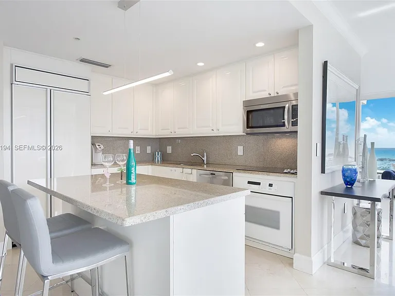 3400 SW 27th Ave #1003 — Photo 4