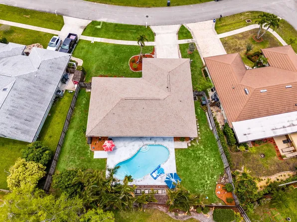986 Cherry Lane, Wellington, FL 33414