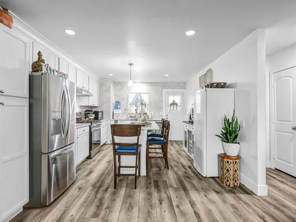 2012 E Mission Ave Unit 6, Escondido, CA 92027