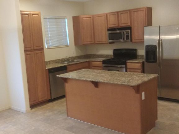 4th image of 216 Shy Dandelion St