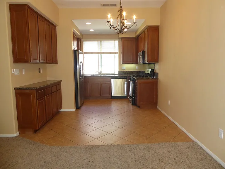 705 Hatfield Dr — Photo 5