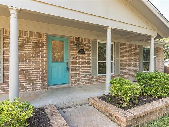 2nd image of 1209 Creekview Dr