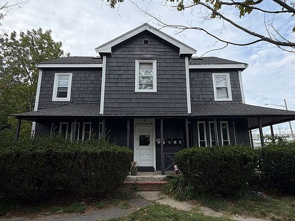 3rd image of 847 Pearl St