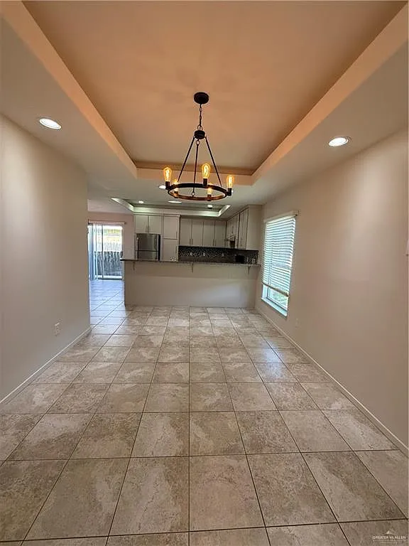 3 bed, 2.0 bath, 4320 sqft, $1,095 — Photo 3