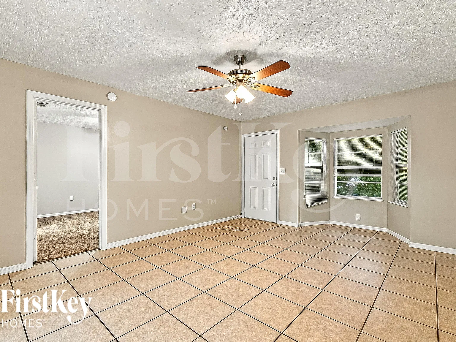3 bed, 2.0 bath, 1388 sqft, $1,565 — Photo 4