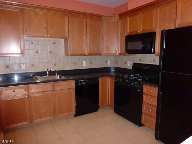 223 Emily Pl — Photo 3