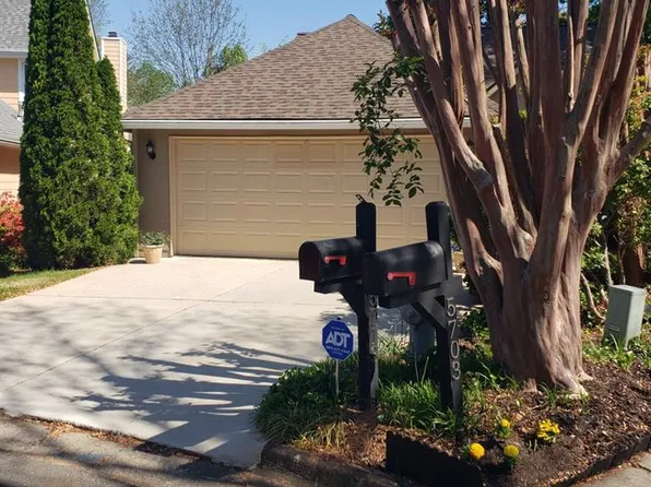 5713 Bridge Pointe Dr, Alpharetta, GA 30005