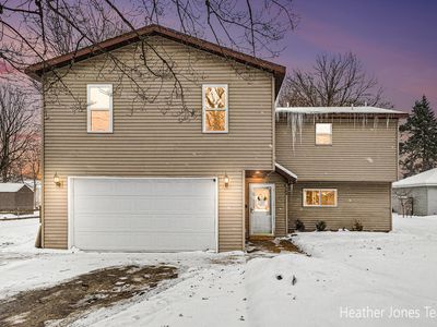 263 Cedar St NE, Cedar Springs, MI, 49319