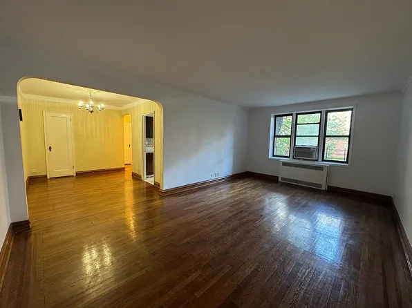 6910 Yellowstone Blvd APT 114, Flushing, NY 11375