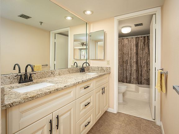 4th image of 11730 Shipwatch Dr APT 207