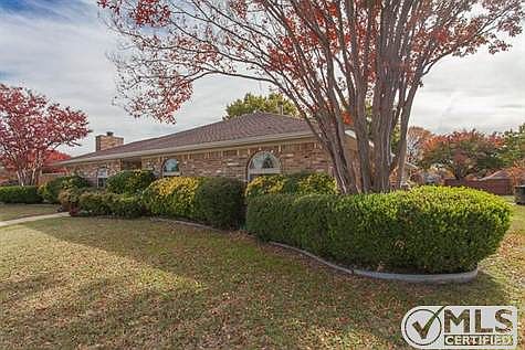2nd image of 1012 Lexington Dr
