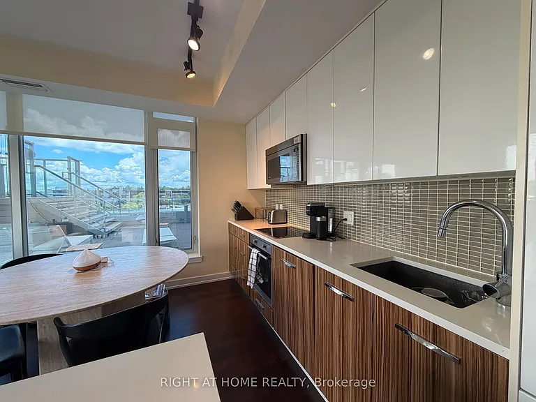 111 Champagne Ave S #309 — Photo 10