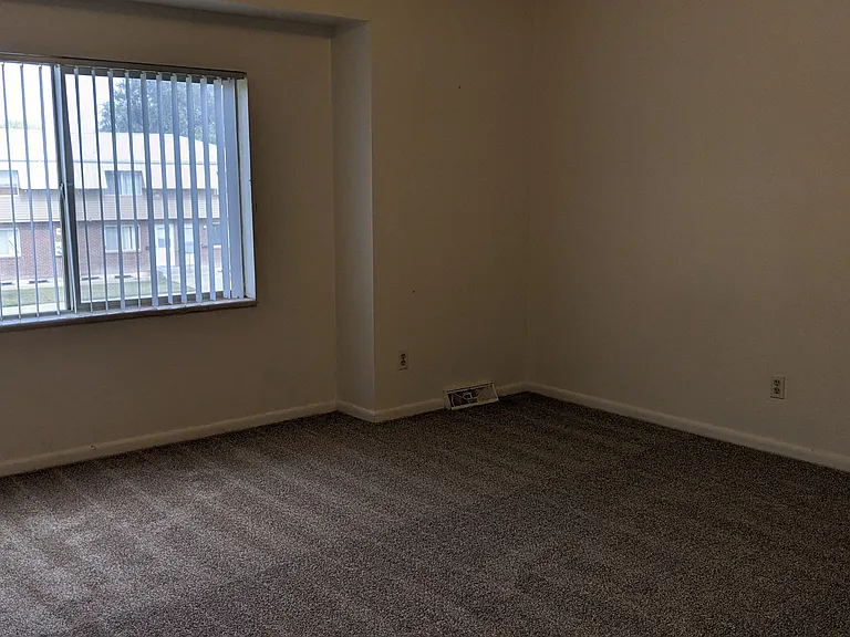 602 Roma Ct #A — Photo 8