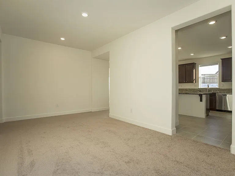 7365 Overture Dr — Photo 8