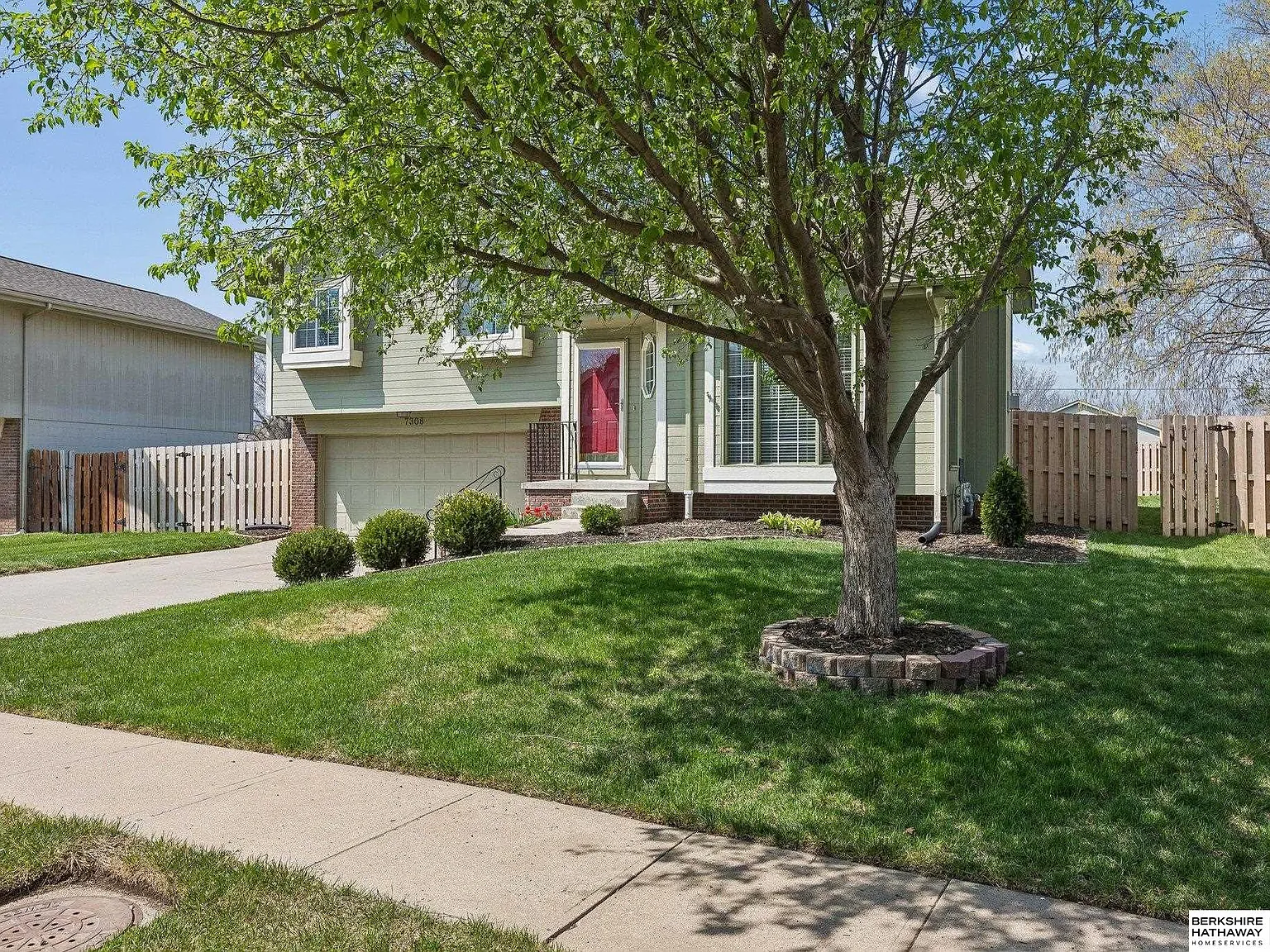 3 bed, 1912 sqft, $2,500 — Photo 2