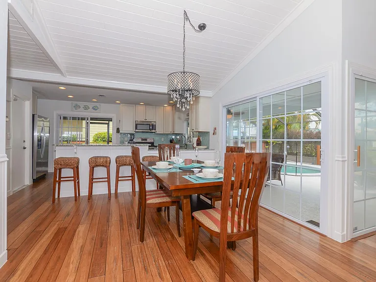 4051 NE Breakwater Dr — Photo 35