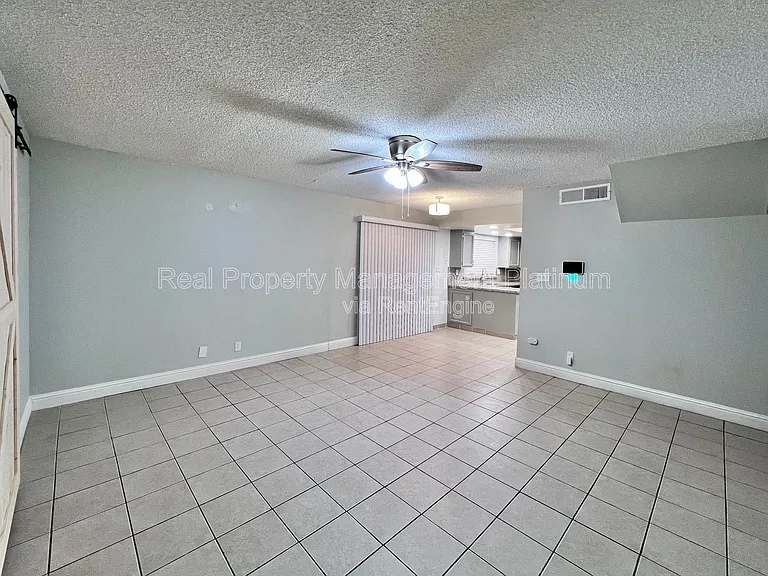 404 N Villa Ave — Photo 11