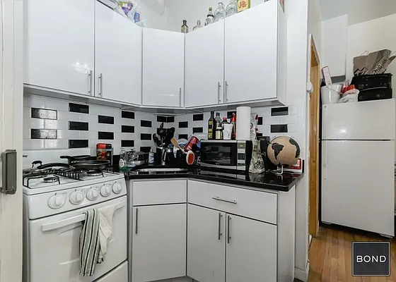 Rented by Bond New York | media 24