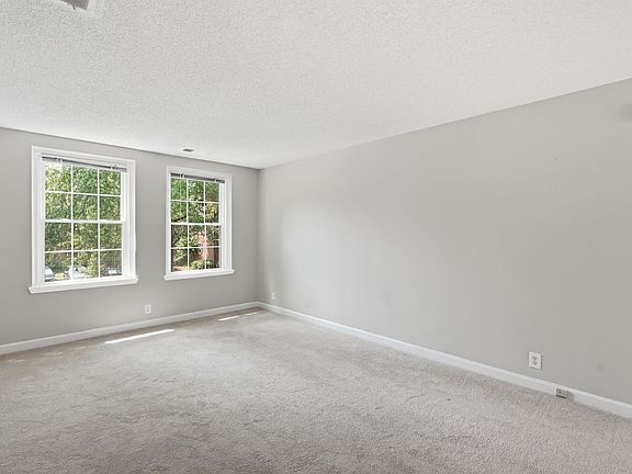 5th image of 2983 S Columbus St APT B1