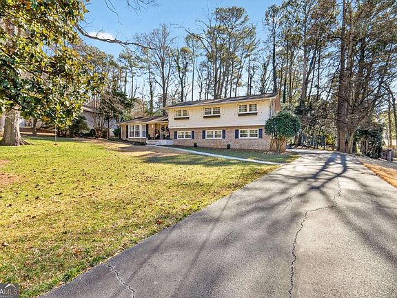 4th image of 3261 Chase Rd