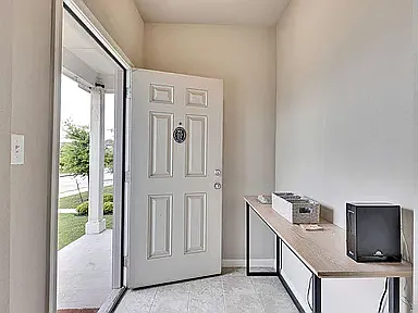 2 bed, 1395 sqft, $1,898 — Photo 3