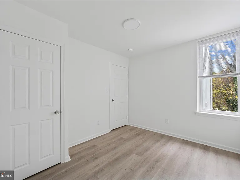 4241 Mantua Ave — Photo 10