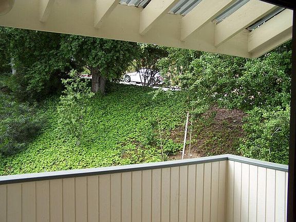 5th image of 10500 Sunland Blvd Unit 5