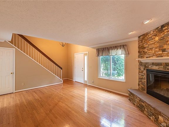 4th image of 1304 Norwich Ln