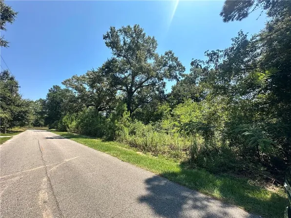 8005 Alabama St #120, Citronelle, AL 36522