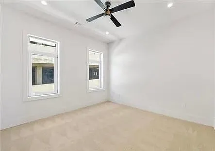 223 16th St #8 — Photo 39