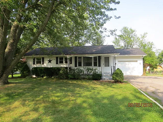 680 Crescent Way photo 1