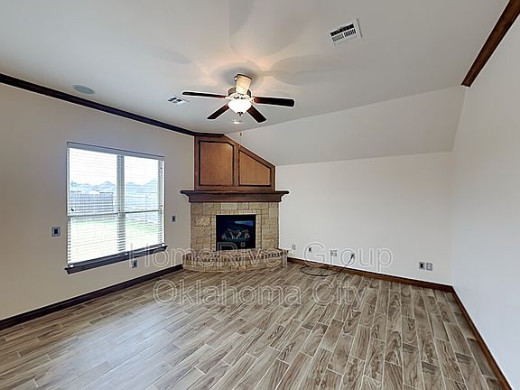 2nd image of 12104 Chesterfield Ln